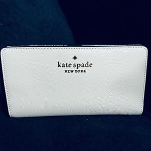 BNWOT Kate Spade wallet